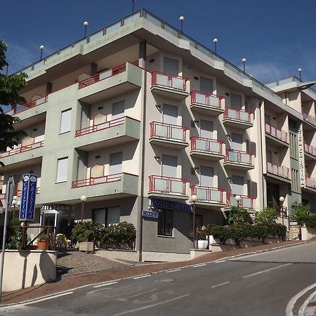 Hotel Cristina Chianciano Terme Bagian luar foto
