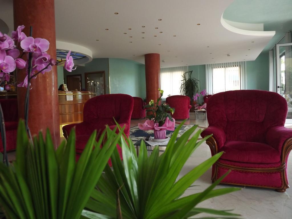 Hotel Cristina Chianciano Terme Bagian luar foto