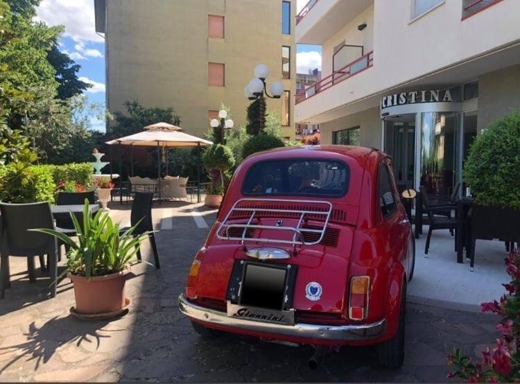 Hotel Cristina Chianciano Terme Bagian luar foto