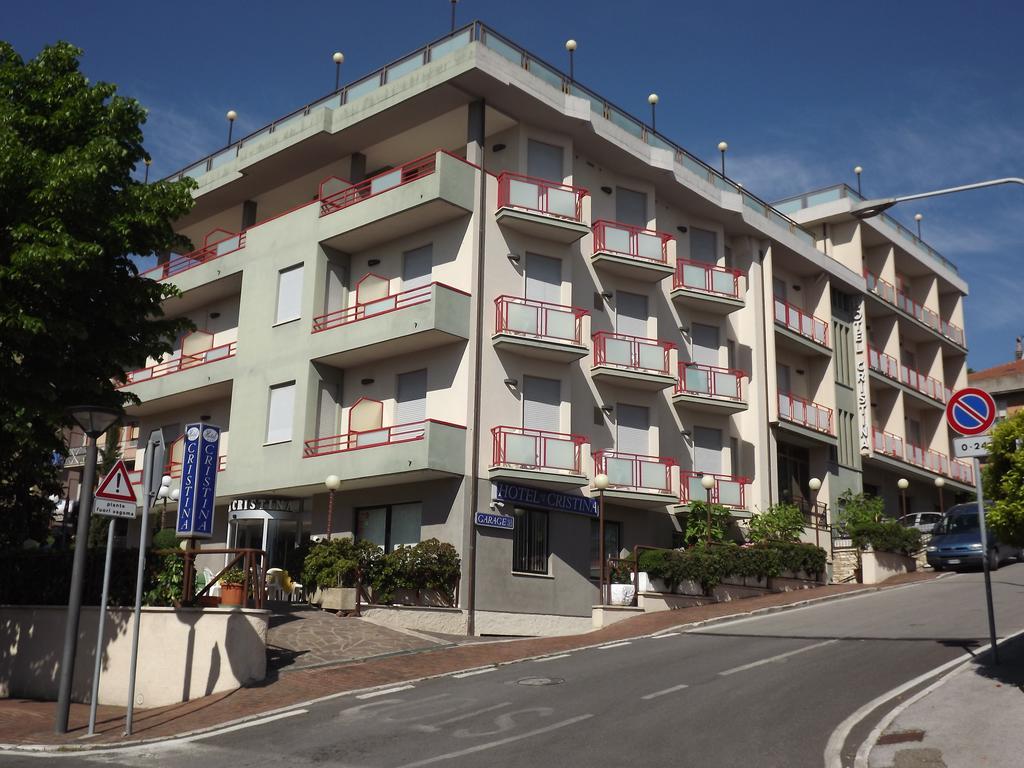 Hotel Cristina Chianciano Terme Bagian luar foto