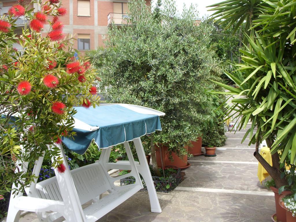 Hotel Cristina Chianciano Terme Bagian luar foto